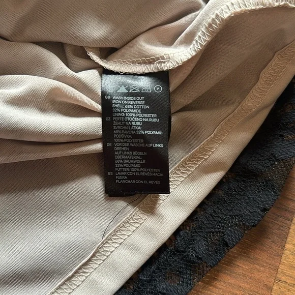 H & M Nude Black Lace Overlay Top size Medium with 3/4 sleeves - Picture 7 of 10